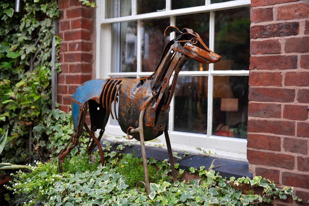 The Greyhound Coaching Inn Lutterworth Exterior photo